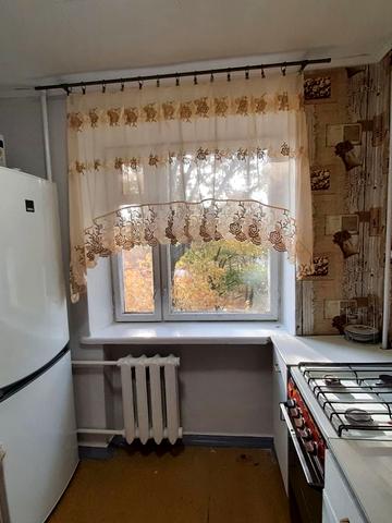 Чарівна вул., 143