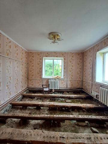 Центральна, 11