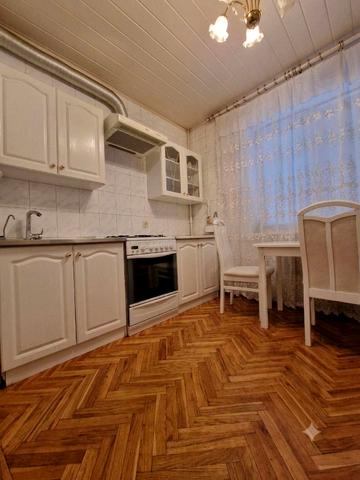 Дарницька вул., 9