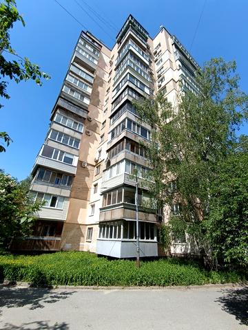 Єреванська вул., 32