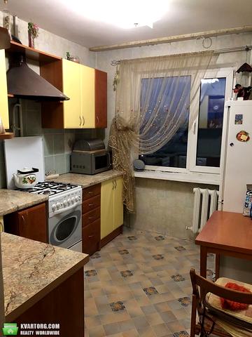 Вацлава Гавела бульв. (Івана Лепсе), 44