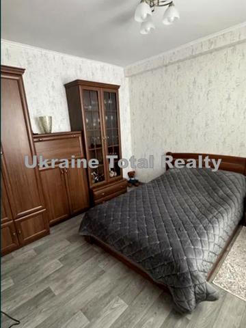 Героїв Дніпра вул., 15