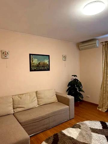Хорива вул., 33