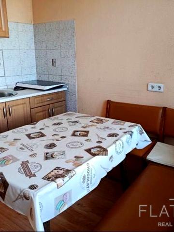 Приозерна вул., 4