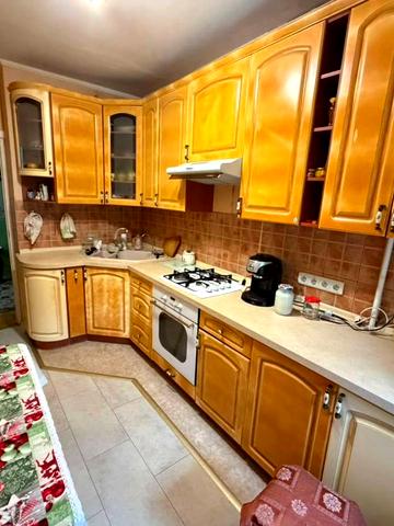 Капушанська вул., 175