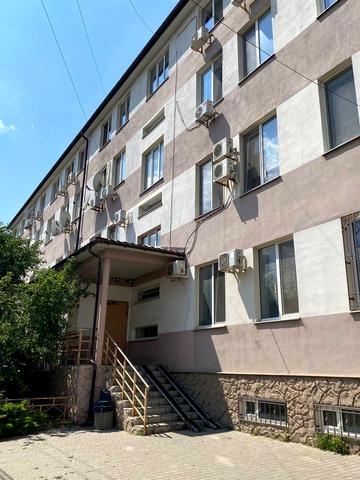 Центральна вул., 7