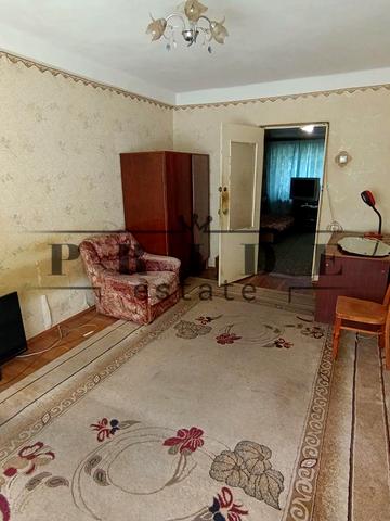Братиславська вул., 8