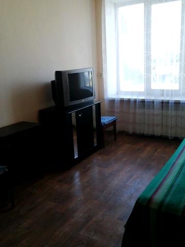 майдан Захисників України пл., 1