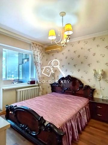 Олексія Різниченка вул. (Співдружності), 16