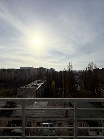 Сегедська вул., (Будинок)