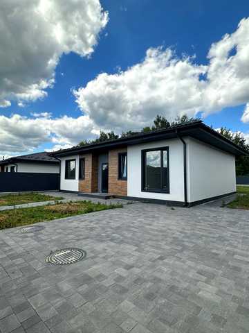 Броварська, 44