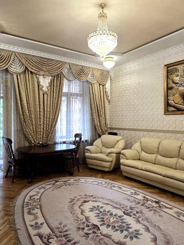 Пироговський пров., 6