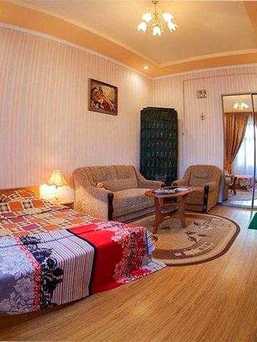 Івана Франка вул., 4