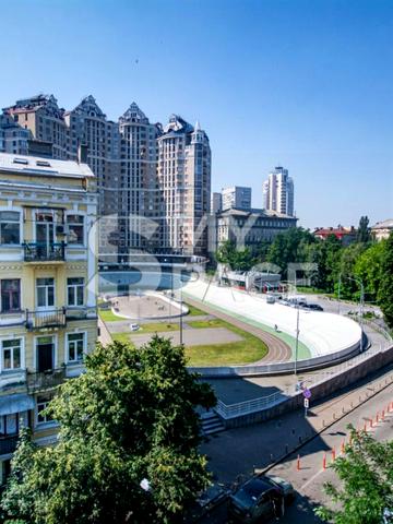 Вячеслава Липинського вул. (Чапаєва), 8