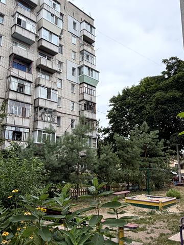 Різдвяна вул., 69