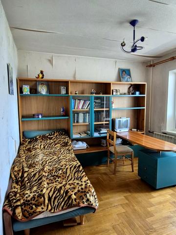 Ревуцького вул., 13