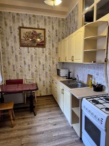 Лютеранська вул., 11-Б