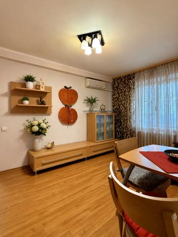 Оболонський просп., 7-Б