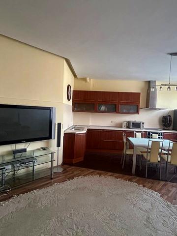 Середньофонтанська вул., 19б
