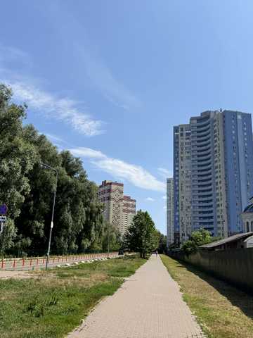 Академіка Глушкова просп., 9-В