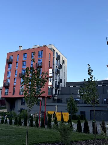 Пасічна вул., 166