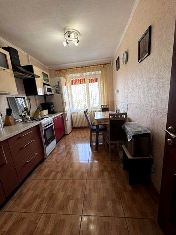 Киргизька вул., 3