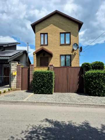 Карабінівська, 7
