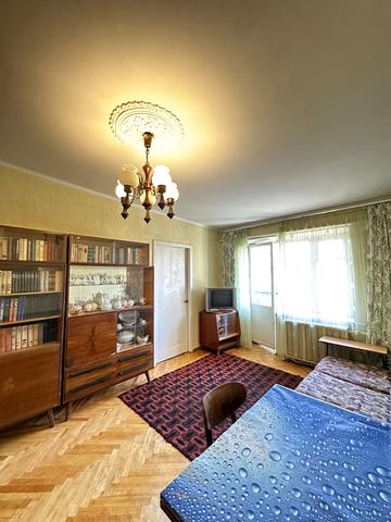Любомира Гузара просп. (Космонавта Комарова), 30/28