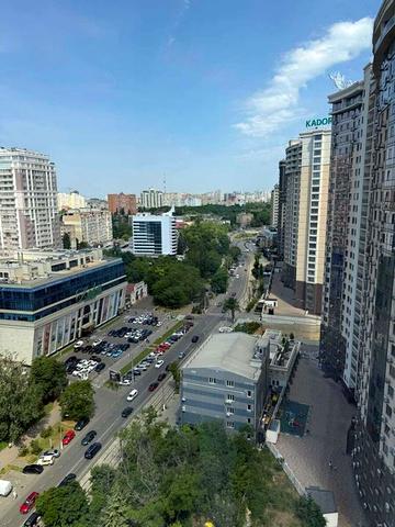 Генуезька вул., 5