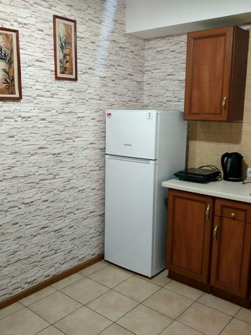 Івана Мазепи просп. (Петровського), 3