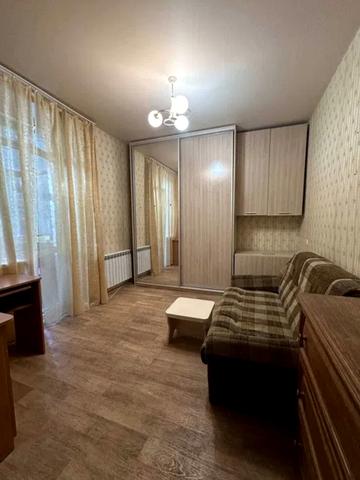Героїв Крут вул. (Фурманова), 1