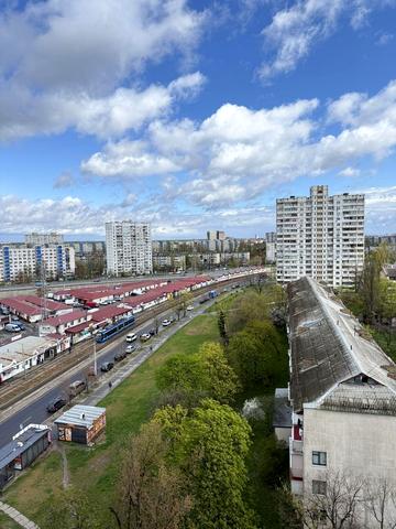 Миропільська вул., 25