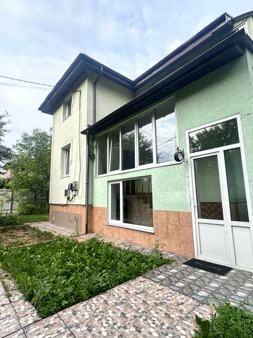 Вишнева вул.