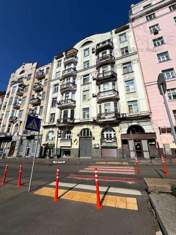 Антоновича вул. (Горького), 8