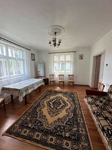 Ровиска вул., 1