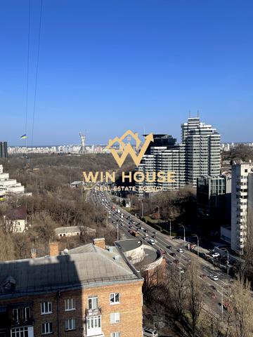 Лесі Українки бульв., 36-Б