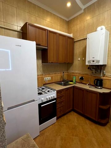 Максима Кривоноса вул., 12