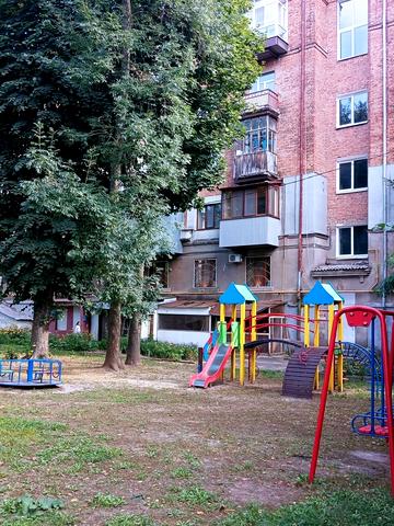 Кримська вул., 8
