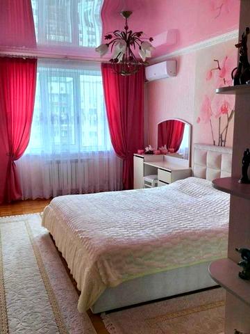 Пантелеймона Куліша пл., 17