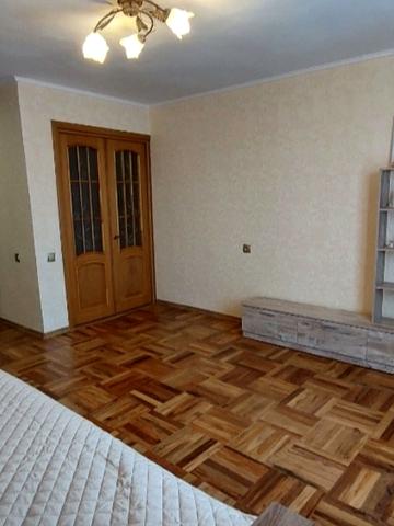Бородинська вул., 11