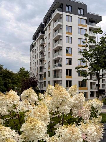Петра Карманського вул. (), (Будинок 1)