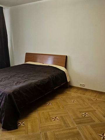 Авіаційна вул., 3