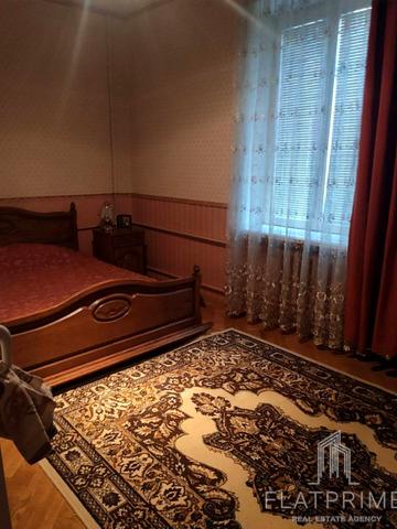 Очаківська вул., 8