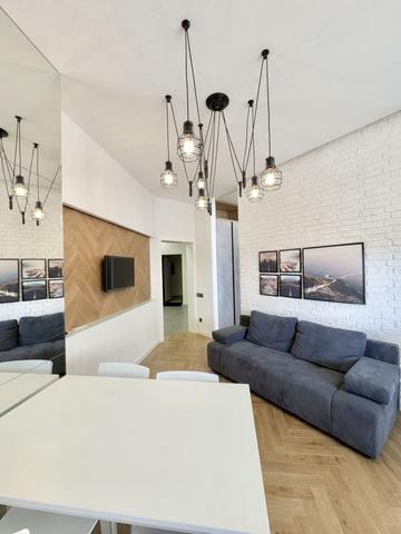 Аркадійське плато вул. (Гагаринське плато), 9