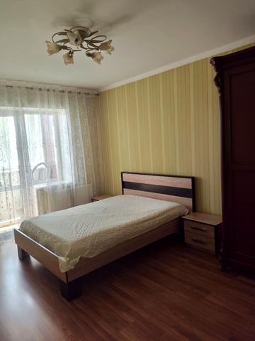 Пішонівська вул., 10