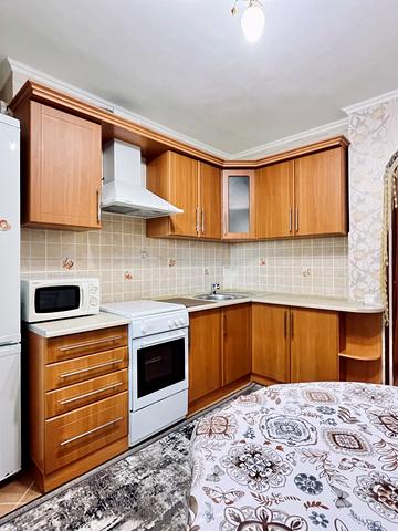 Теплична вул., 38