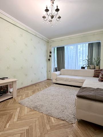 Романа Ратушного вул. (Волгоградська), 37