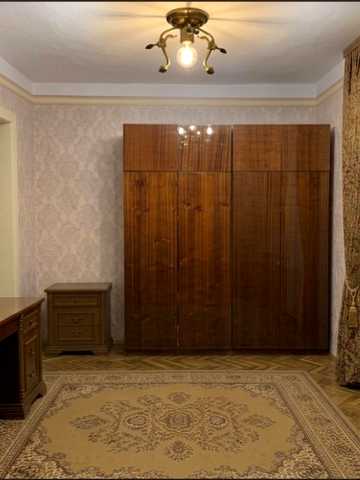 Академіка Заболотного вул., 1