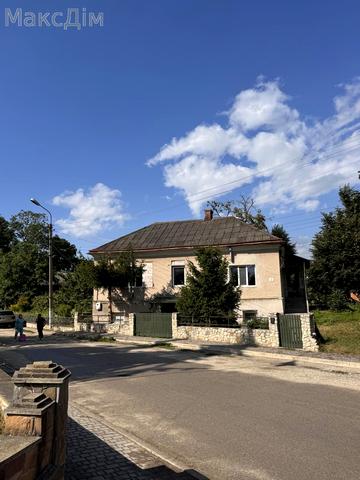 Повстанців УПА вул., 3