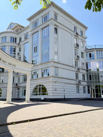 Віталія Грицаєнка просп., 18а